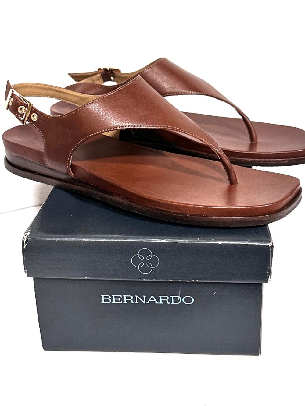 BERNARDO Brown Leather Concord Thong-Style Low Wedge Size 11 Sandals